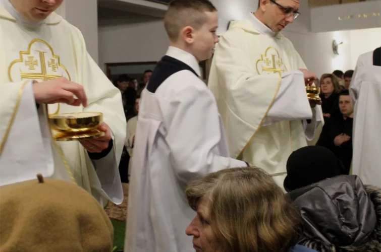 Wielka Sobota 2023 Wigilia Paschalna liturgia msza święta Parafia Poniatowa foto 33