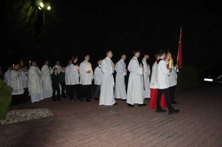 Wielka Sobota 2023 Wigilia Paschalna liturgia msza święta Parafia Poniatowa foto 35