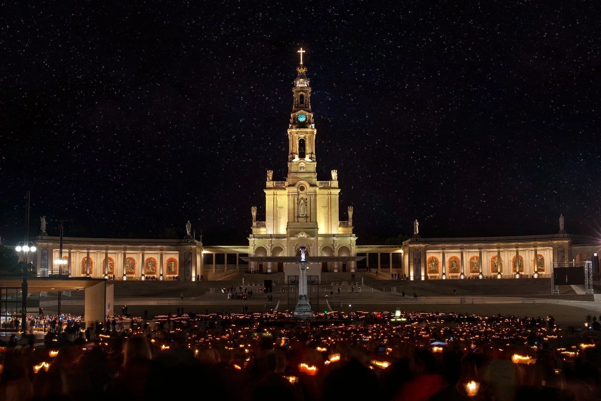 Sanktuarium Matki Bożej Fatimskiej Fatima Portugalia Pielgrzymka do Fatimy i Santiago De Compostela 2025 grafika Parafia Poniatowa