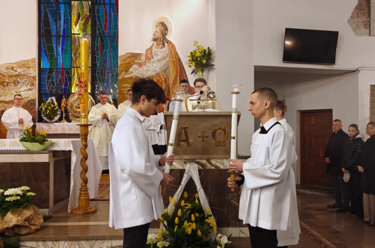 Rezurekcja 2026 Msza Święta procesja rezurekcyjna Niedziela Wielkanocna Zmartwychwstanie Pańskie Wielkanoc 2026 Parafia Poniatowa foto 16