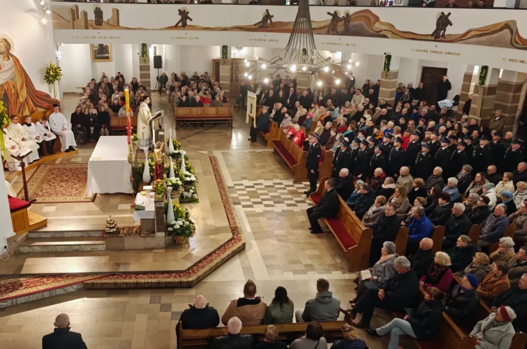 Rezurekcja 2026 Msza Święta procesja rezurekcyjna Niedziela Wielkanocna Zmartwychwstanie Pańskie Wielkanoc 2026 Parafia Poniatowa foto 17