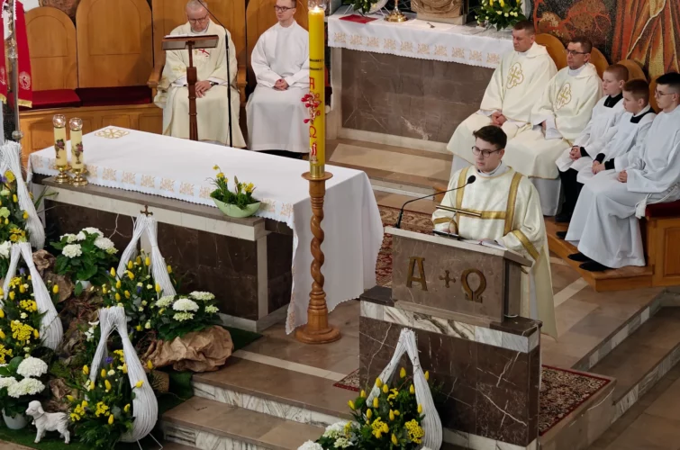 Rezurekcja 2026 Msza Święta procesja rezurekcyjna Niedziela Wielkanocna Zmartwychwstanie Pańskie Wielkanoc 2026 Parafia Poniatowa foto 20