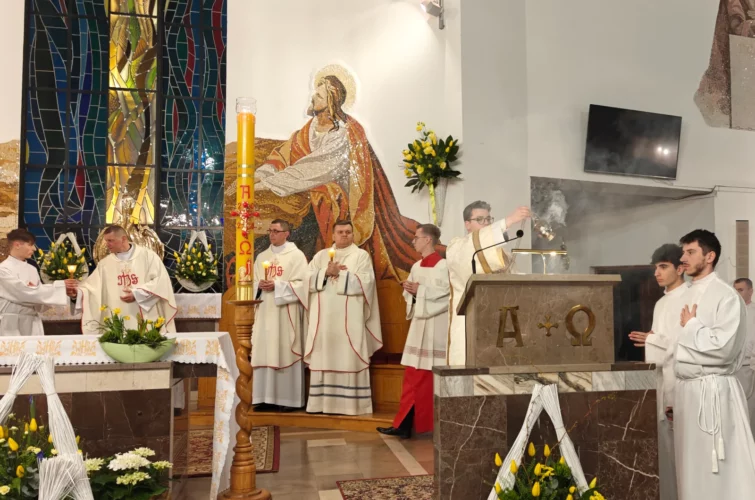 Wielka Sobota 2026 Wigilia Paschalna liturgia Msza Święta Triduum Paschalne 2026 Parafia Poniatowa foto 11