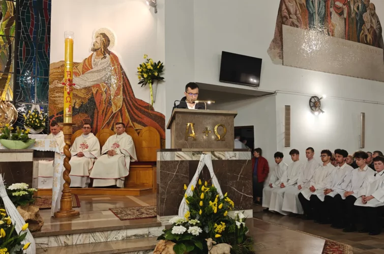 Wielka Sobota 2026 Wigilia Paschalna liturgia Msza Święta Triduum Paschalne 2026 Parafia Poniatowa foto 12