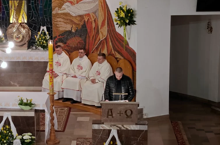 Wielka Sobota 2026 Wigilia Paschalna liturgia Msza Święta Triduum Paschalne 2026 Parafia Poniatowa foto 23