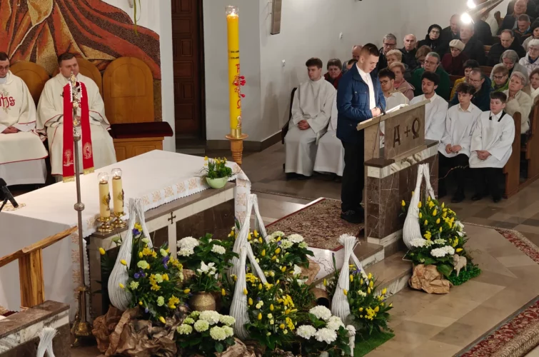 Wielka Sobota 2026 Wigilia Paschalna liturgia Msza Święta Triduum Paschalne 2026 Parafia Poniatowa foto 27