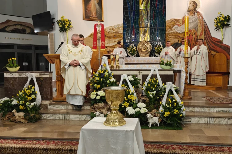 Wielka Sobota 2026 Wigilia Paschalna liturgia Msza Święta Triduum Paschalne 2026 Parafia Poniatowa foto 32