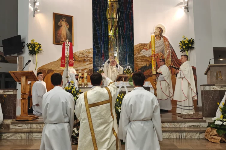 Wielka Sobota 2026 Wigilia Paschalna liturgia Msza Święta Triduum Paschalne 2026 Parafia Poniatowa foto 40