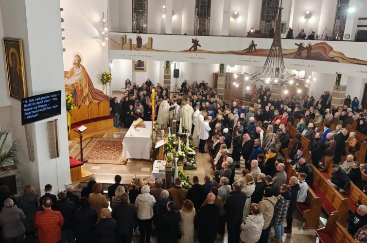 Wielka Sobota 2026 Wigilia Paschalna liturgia Msza Święta Triduum Paschalne 2026 Parafia Poniatowa foto 41