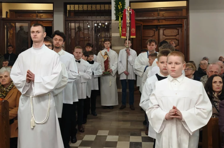 Wielka Sobota 2026 Wigilia Paschalna liturgia Msza Święta Triduum Paschalne 2026 Parafia Poniatowa foto 43