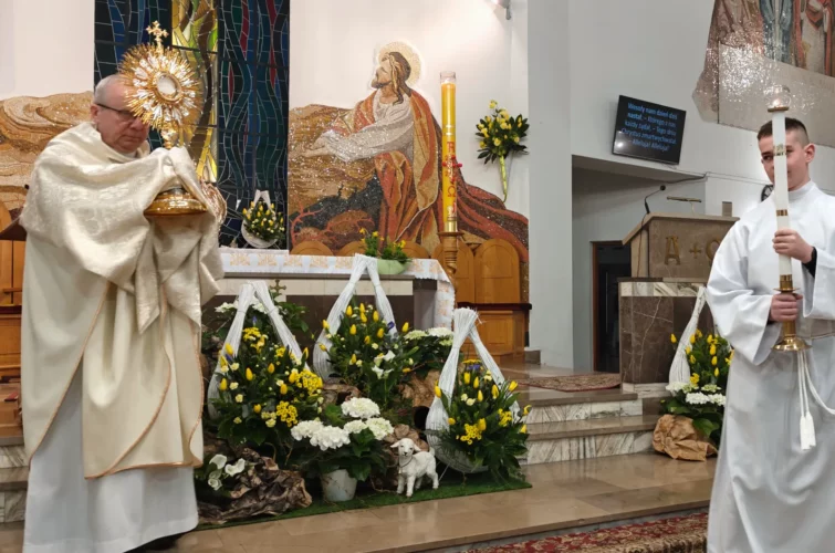 Wielka Sobota 2026 Wigilia Paschalna liturgia Msza Święta Triduum Paschalne 2026 Parafia Poniatowa foto 45