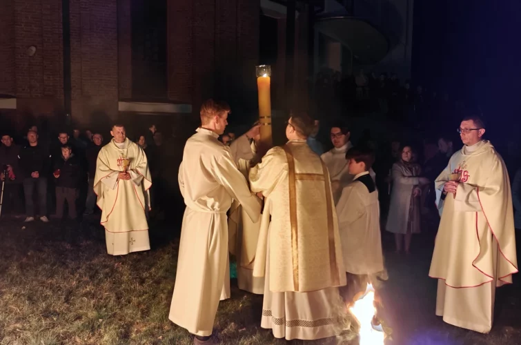 Wielka Sobota 2026 Wigilia Paschalna liturgia Msza Święta Triduum Paschalne 2026 Parafia Poniatowa foto 6