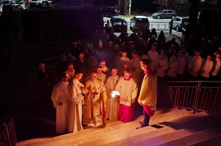 Wielka Sobota 2026 Wigilia Paschalna liturgia Msza Święta Triduum Paschalne 2026 Parafia Poniatowa foto 7