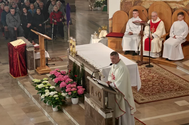 Wielki Czwartek 2026 uroczysta msza święta Eucharystia Kapłaństwo Triduum Paschalne 2026 Parafia Poniatowa foto 11