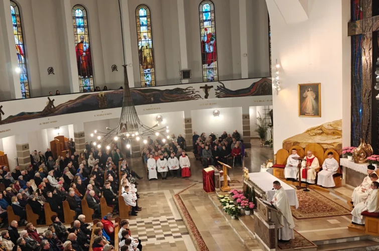 Wielki Czwartek 2026 uroczysta msza święta Eucharystia Kapłaństwo Triduum Paschalne 2026 Parafia Poniatowa foto 12