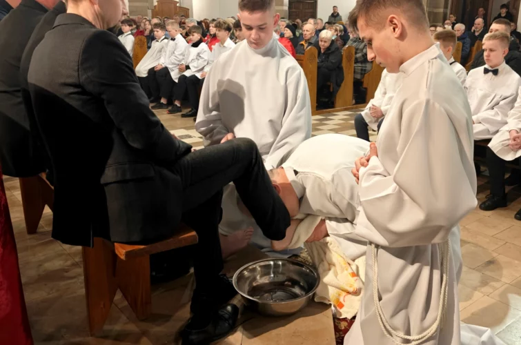 Wielki Czwartek 2026 uroczysta msza święta Eucharystia Kapłaństwo Triduum Paschalne 2026 Parafia Poniatowa foto 14