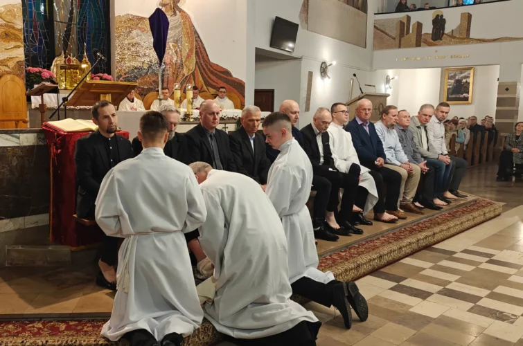 Wielki Czwartek 2026 uroczysta msza święta Eucharystia Kapłaństwo Triduum Paschalne 2026 Parafia Poniatowa foto 15