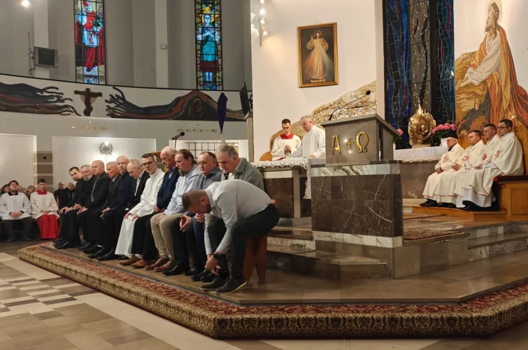 Wielki Czwartek 2026 uroczysta msza święta Eucharystia Kapłaństwo Triduum Paschalne 2026 Parafia Poniatowa foto 18