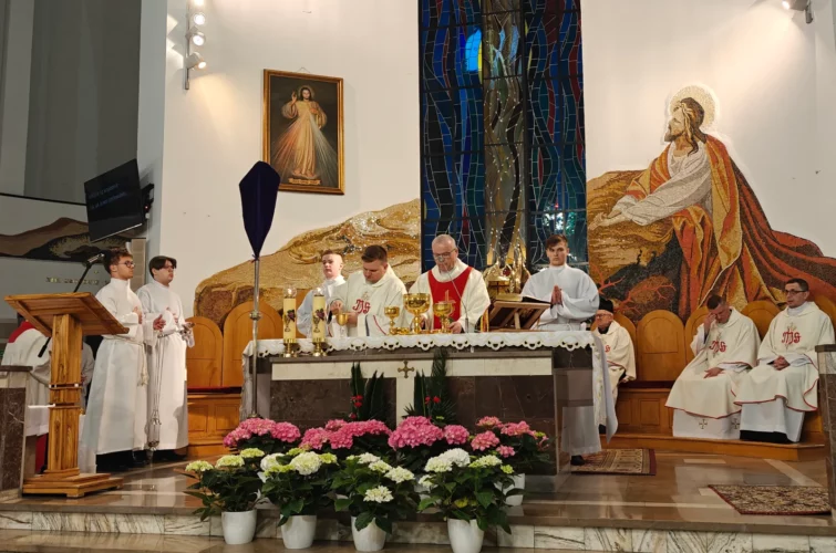 Wielki Czwartek 2026 uroczysta msza święta Eucharystia Kapłaństwo Triduum Paschalne 2026 Parafia Poniatowa foto 20