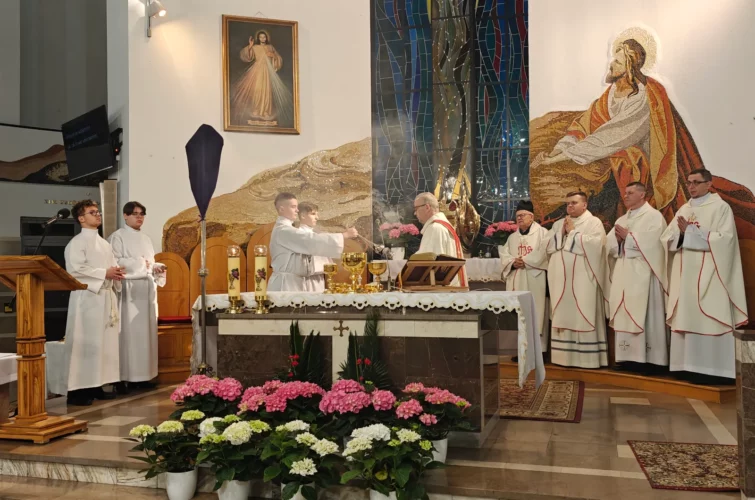 Wielki Czwartek 2026 uroczysta msza święta Eucharystia Kapłaństwo Triduum Paschalne 2026 Parafia Poniatowa foto 21