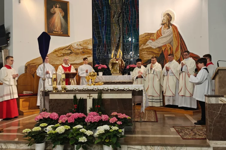 Wielki Czwartek 2026 uroczysta msza święta Eucharystia Kapłaństwo Triduum Paschalne 2026 Parafia Poniatowa foto 27