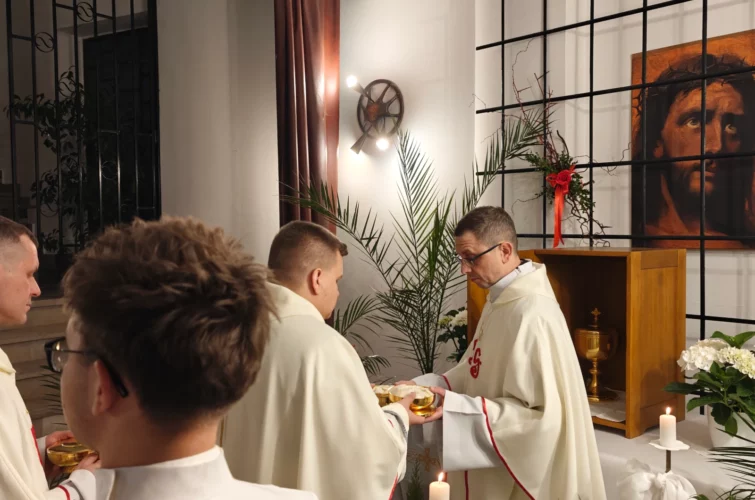 Wielki Czwartek 2026 uroczysta msza święta Eucharystia Kapłaństwo Triduum Paschalne 2026 Parafia Poniatowa foto 30