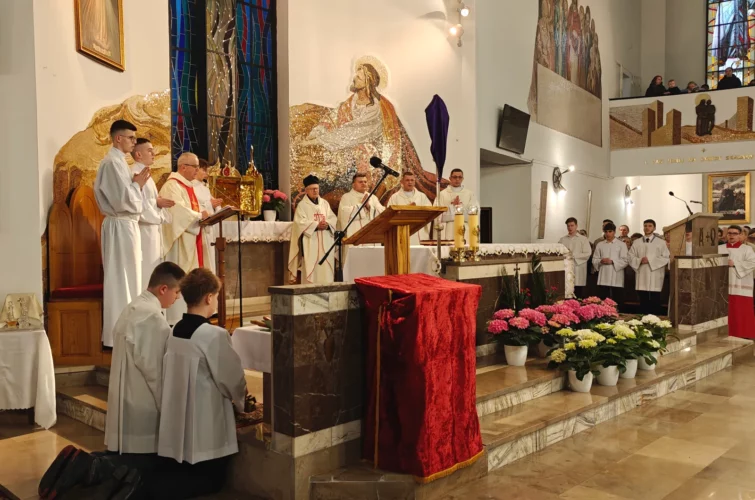 Wielki Czwartek 2026 uroczysta msza święta Eucharystia Kapłaństwo Triduum Paschalne 2026 Parafia Poniatowa foto 5