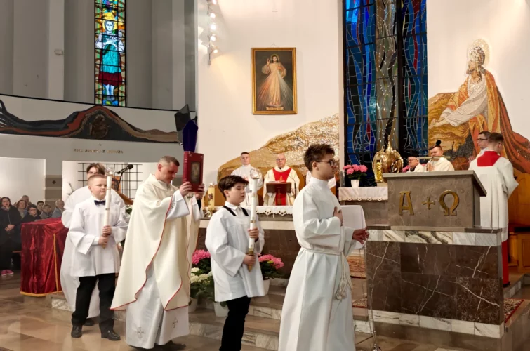 Wielki Czwartek 2026 uroczysta msza święta Eucharystia Kapłaństwo Triduum Paschalne 2026 Parafia Poniatowa foto 9